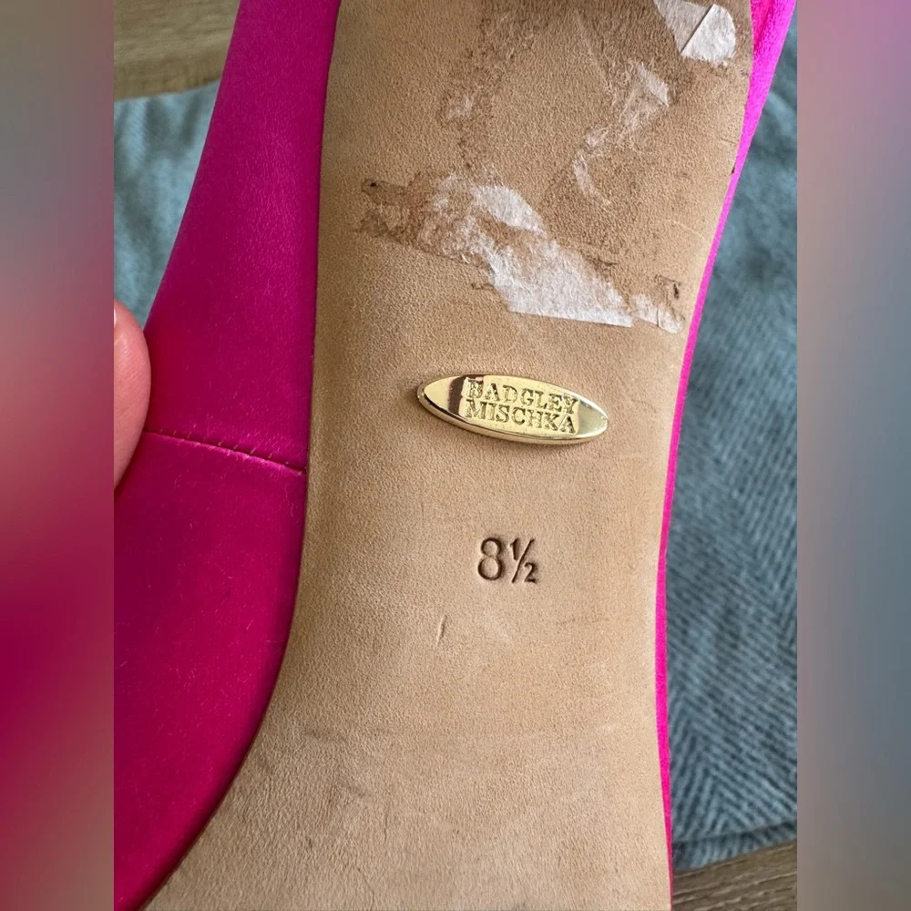 BADGLEY MISCHKA Cher Crystal Embellished Pump in Hot Pink Satin Size US 8.5 - Picture 10 of 16